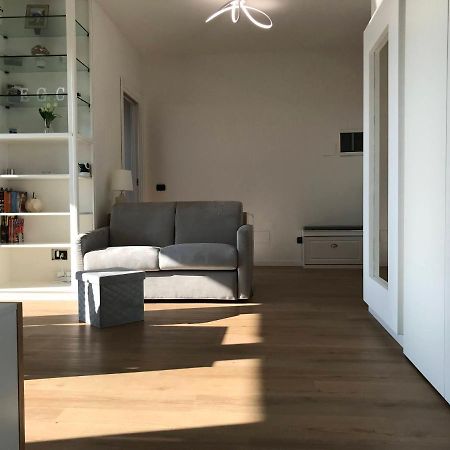 Apartamento Fiera Milanocity View With Terrace Next To Shopping Mall Exterior foto