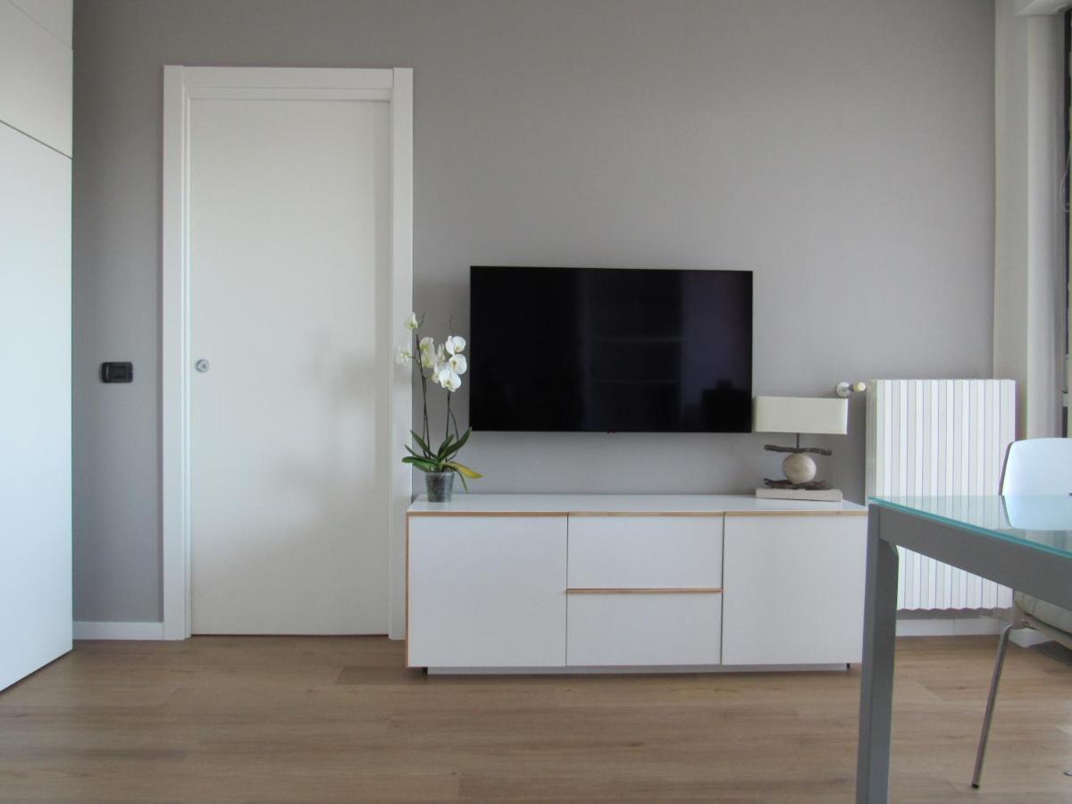 Apartamento Fiera Milanocity View With Terrace Next To Shopping Mall Exterior foto