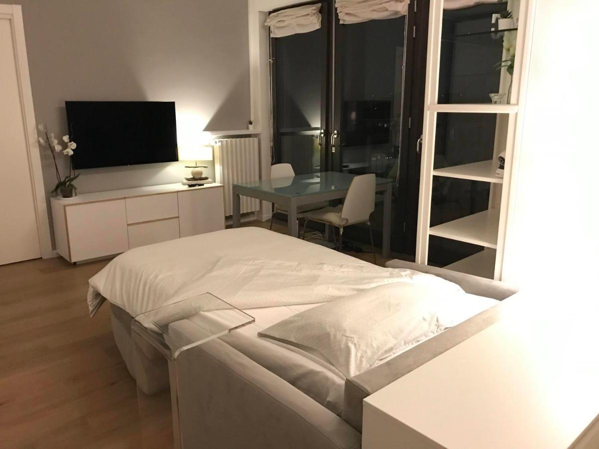 Apartamento Fiera Milanocity View With Terrace Next To Shopping Mall Exterior foto