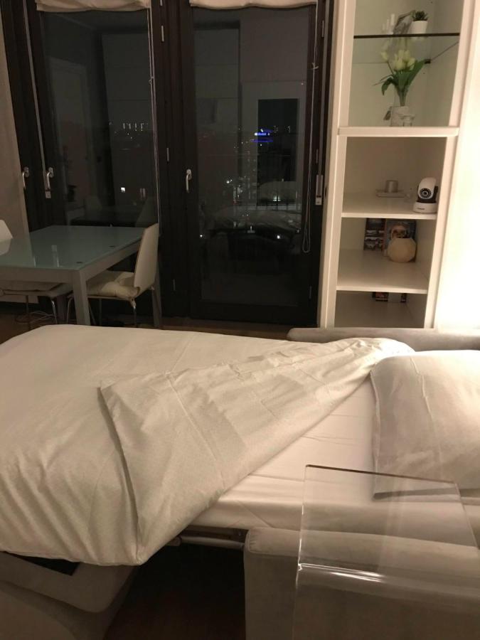 Apartamento Fiera Milanocity View With Terrace Next To Shopping Mall Exterior foto