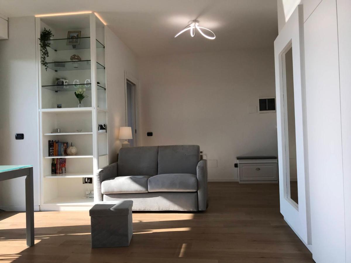 Apartamento Fiera Milanocity View With Terrace Next To Shopping Mall Exterior foto